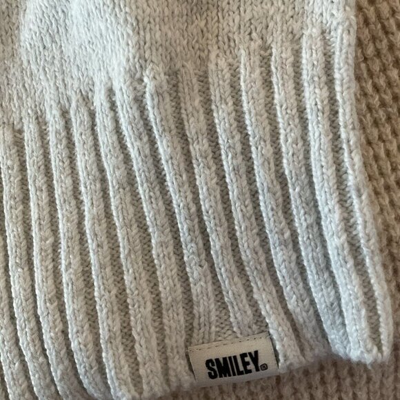 NWT American Eagle Outfitters Gray Smiley Graphic Mock Neck Sweater Medium M - Picture 8 of 10